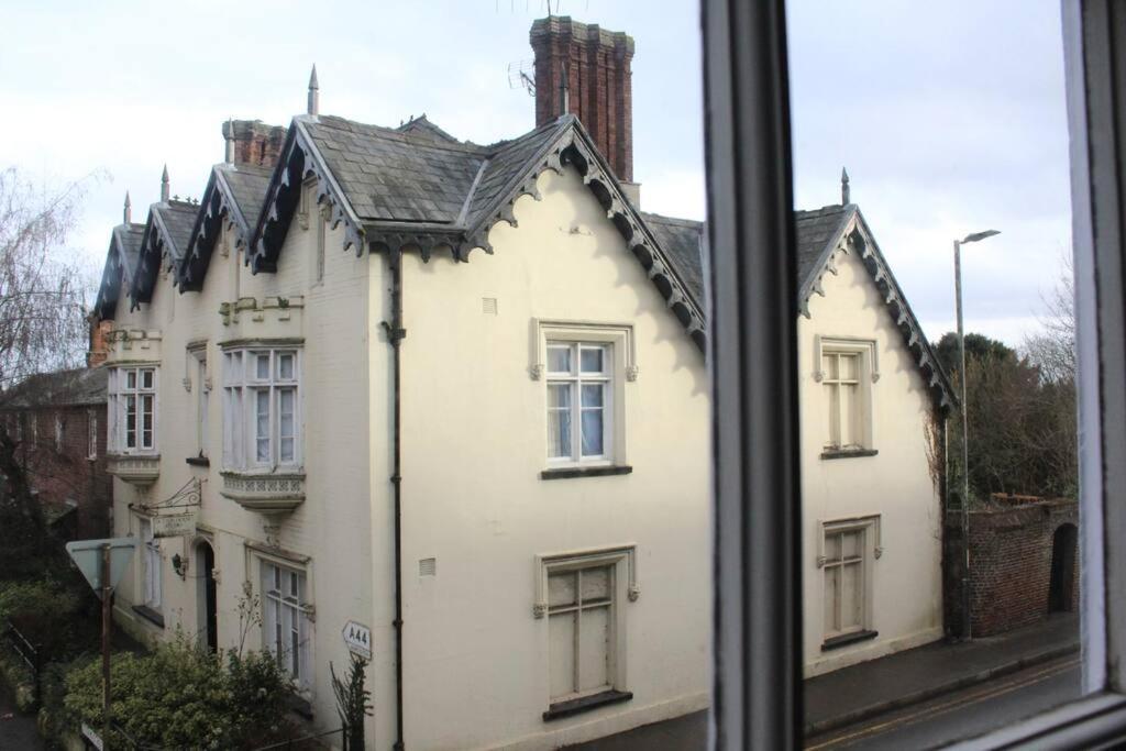 Medieval Roots And Harry Potter Townhouse - Hiking Near Ludlow Лемінстер Екстер'єр фото